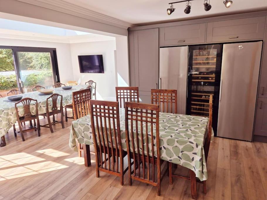 Large 4 Bedroom House On The River Wensum Sleeps 13 Norwich Ngoại thất bức ảnh